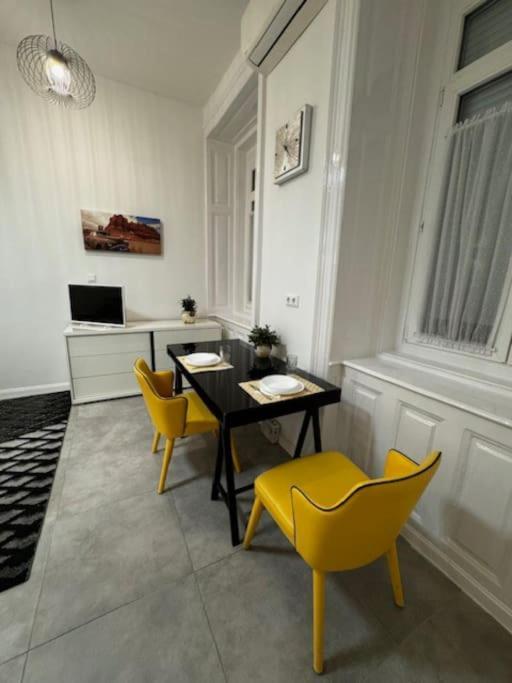 Cozy Studio In The Heart Of Buda Budapest Exterior photo